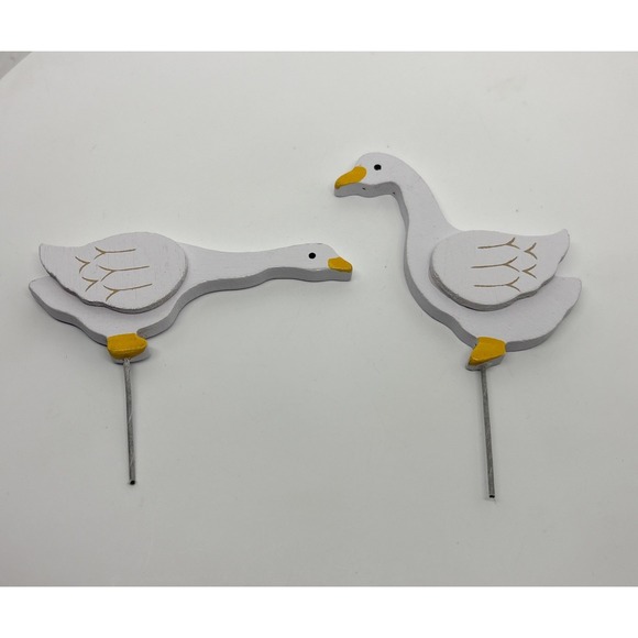 2 Wooden Geese Spring Easter Decorations Northridge CA RDI Post Plant Goose - Picture 1 of 12